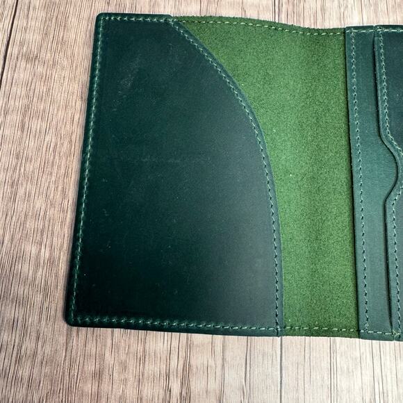 Genuine Leather Passport Holder DARK GREEN Passport Wallet NEW FAST SHIP - Picture 5 of 8
